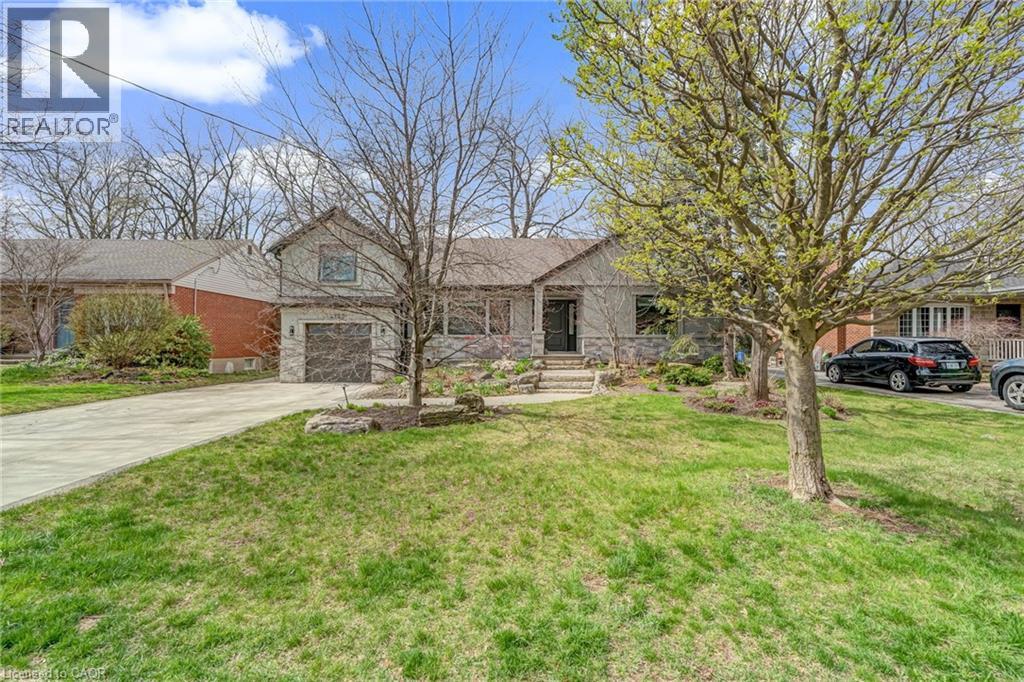 2123 DEYNCOURT Drive