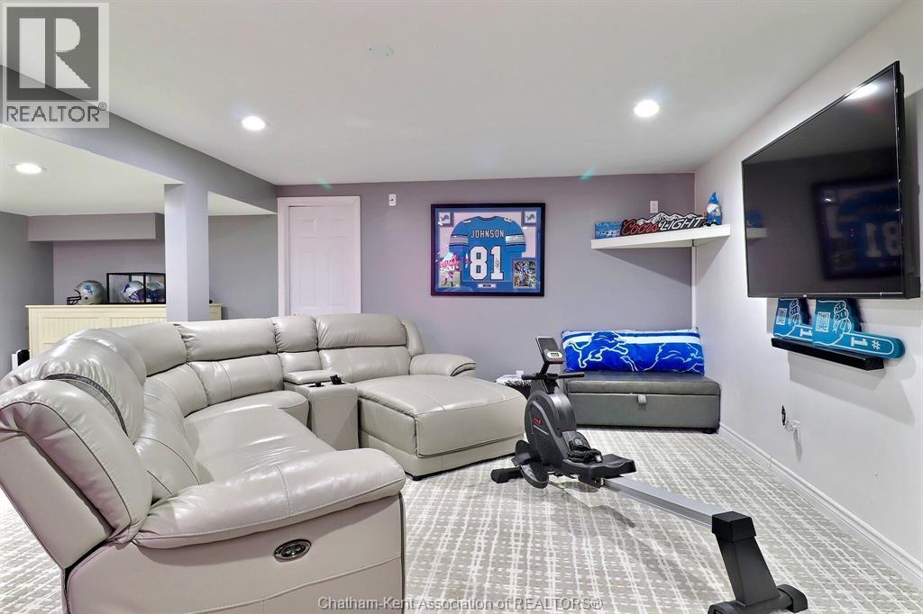932 GRAND AVENUE West - 15