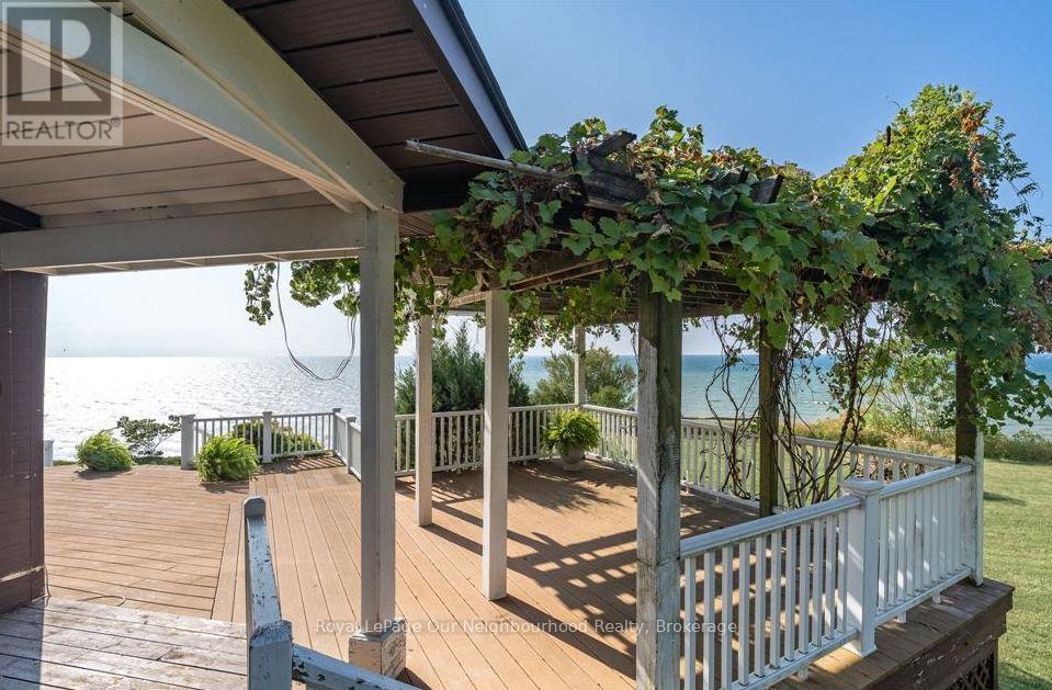 3741 LAKESHORE ROAD E - 23
