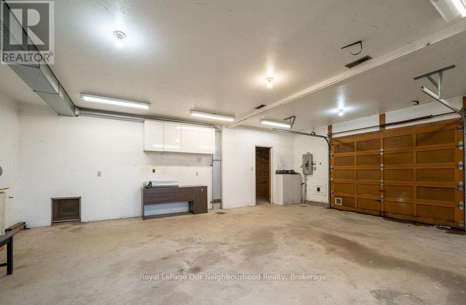 3741 LAKESHORE ROAD E - 27