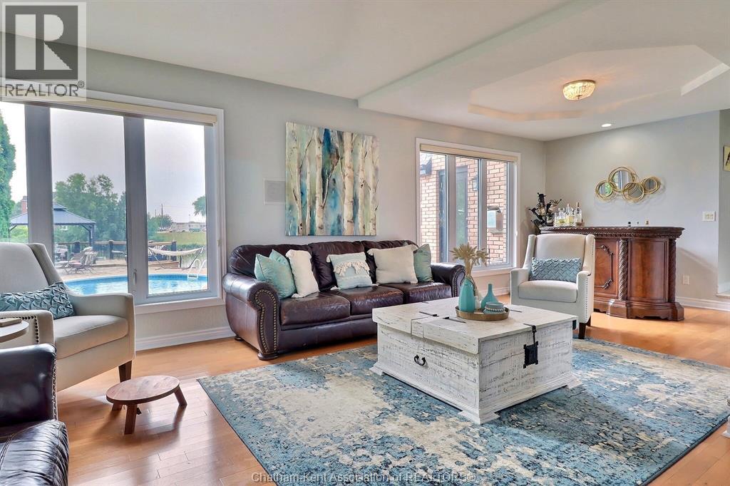 932 GRAND AVENUE West - 17