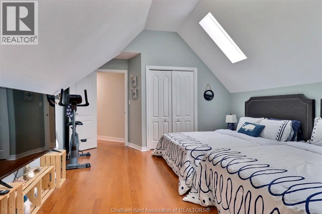 932 GRAND AVENUE West — photo 43