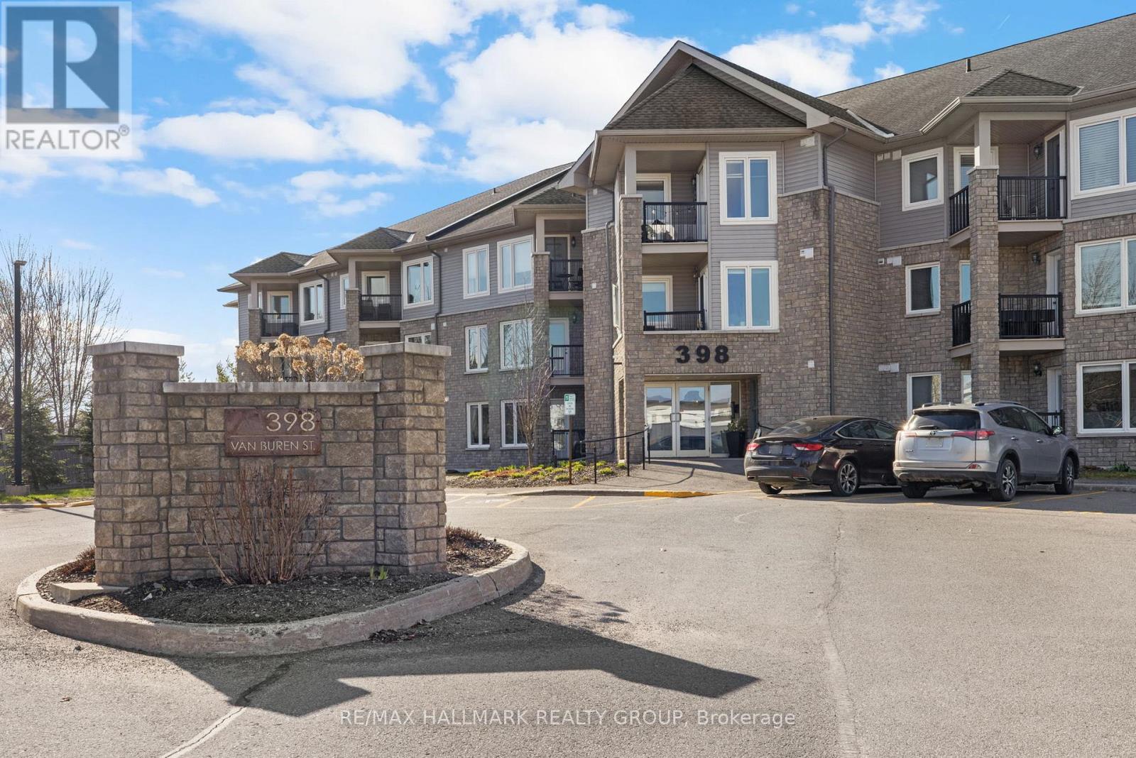 305 - 398 VAN BUREN STREET - photo 2
