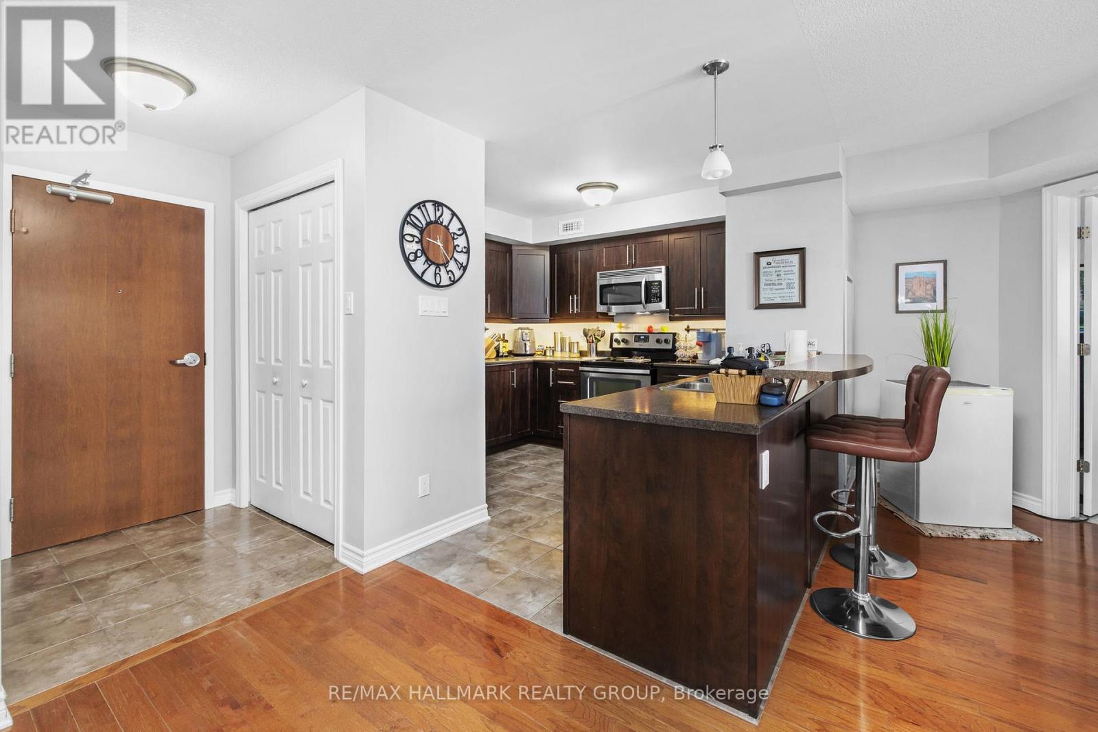 305 - 398 VAN BUREN STREET - photo 4