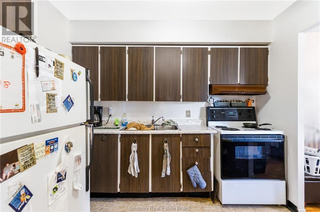 1590 Kelly Lake Road - 56