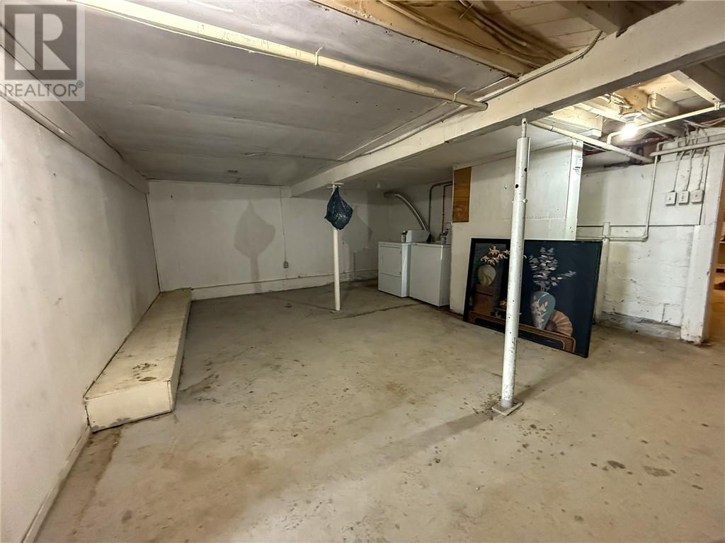 381 BESSIE AVENUE - 20