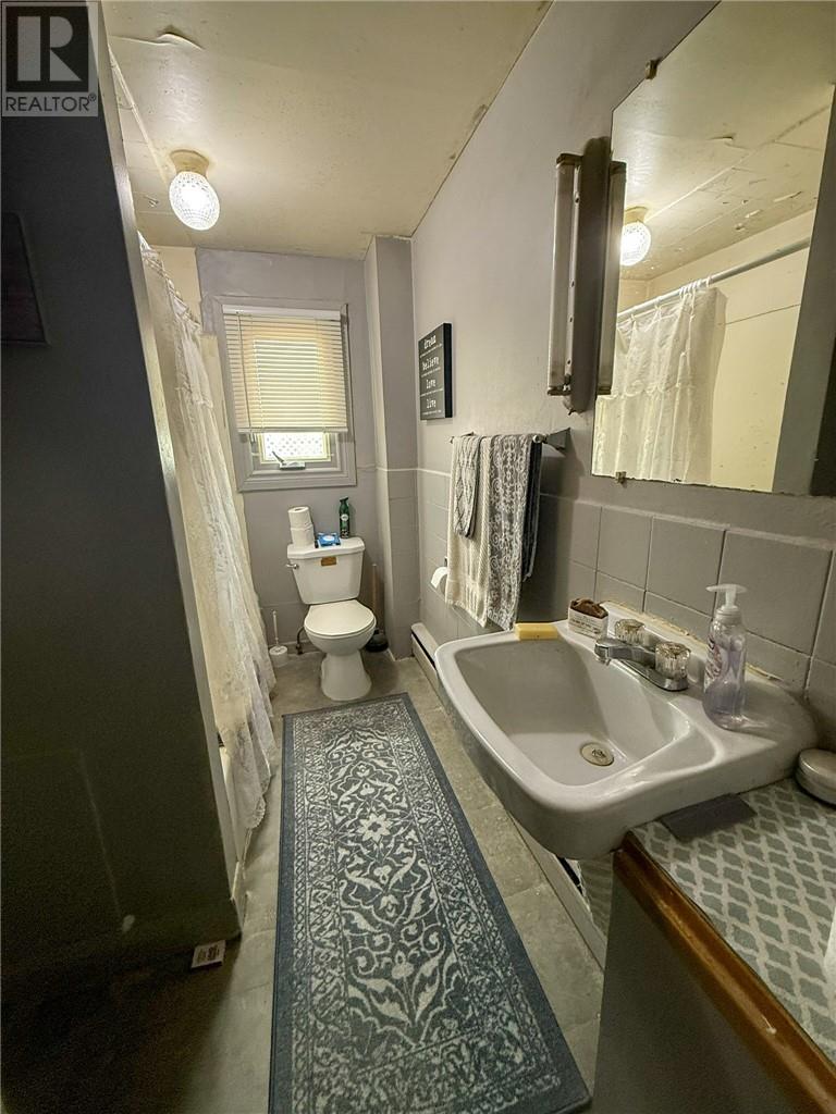 381 BESSIE AVENUE - 19