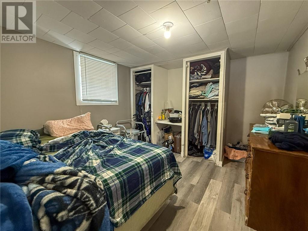 381 BESSIE AVENUE - 4