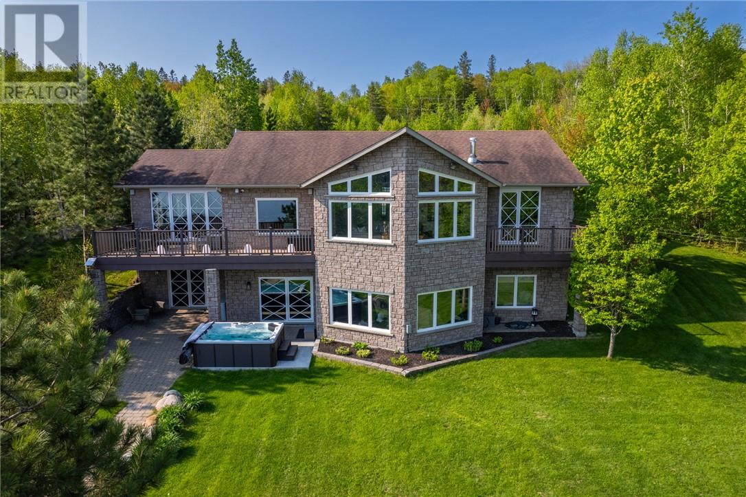 20 Breezehill Road - 3
