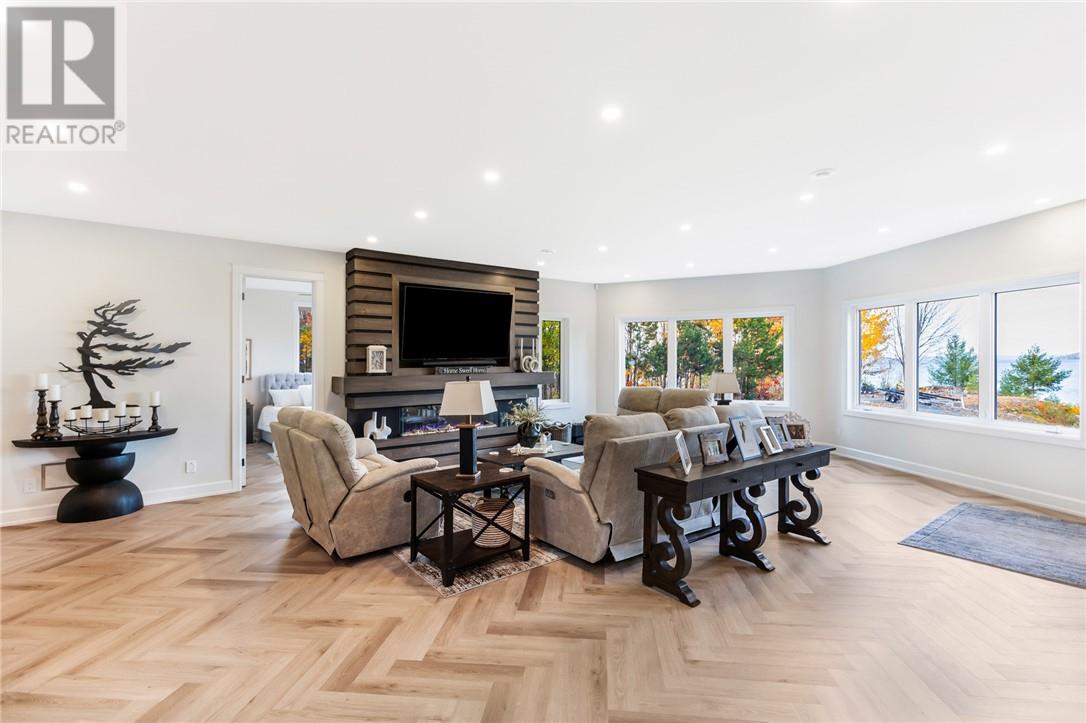 20 Breezehill Road - 49