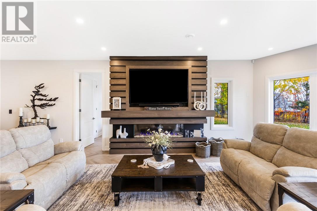 20 Breezehill Road - 52