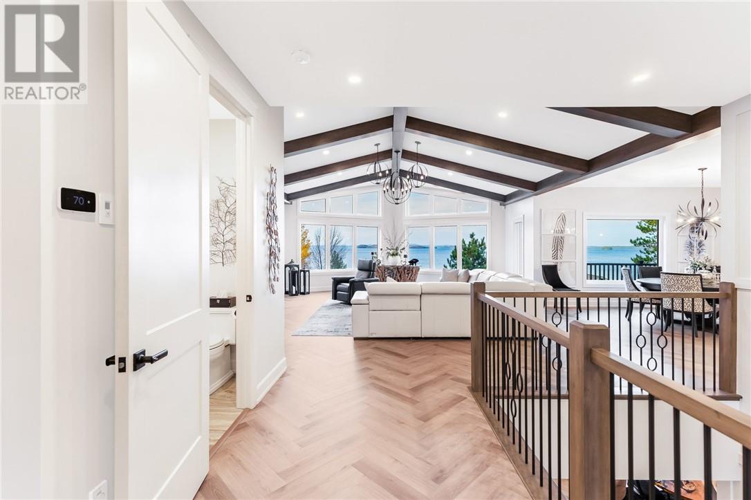 20 Breezehill Road - 20