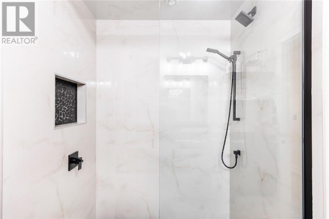 20 Breezehill Road - 65