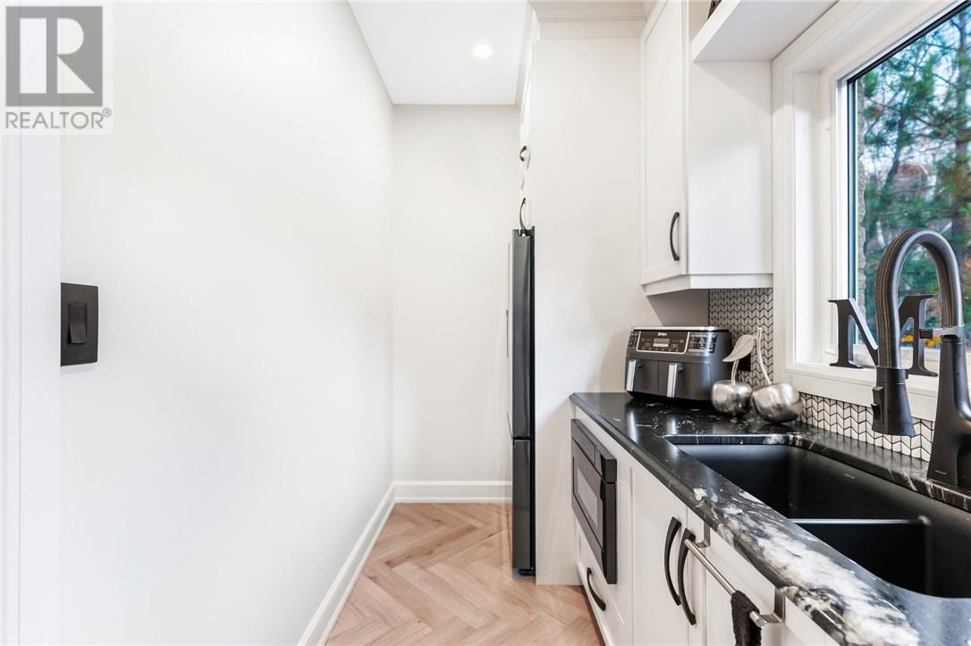 20 Breezehill Road - 34