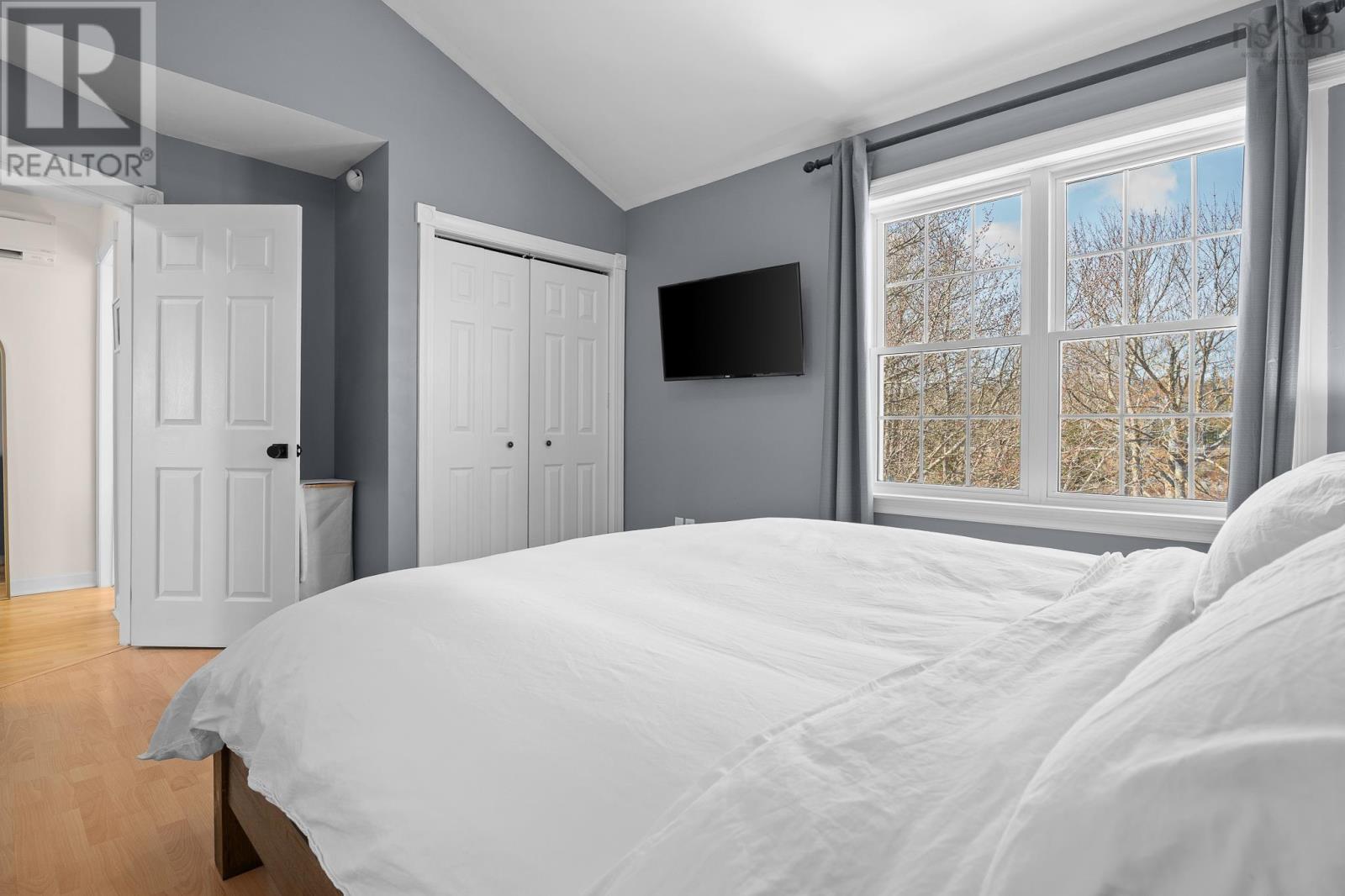 Property 18 of 41 of 195 Greenwood Avenue