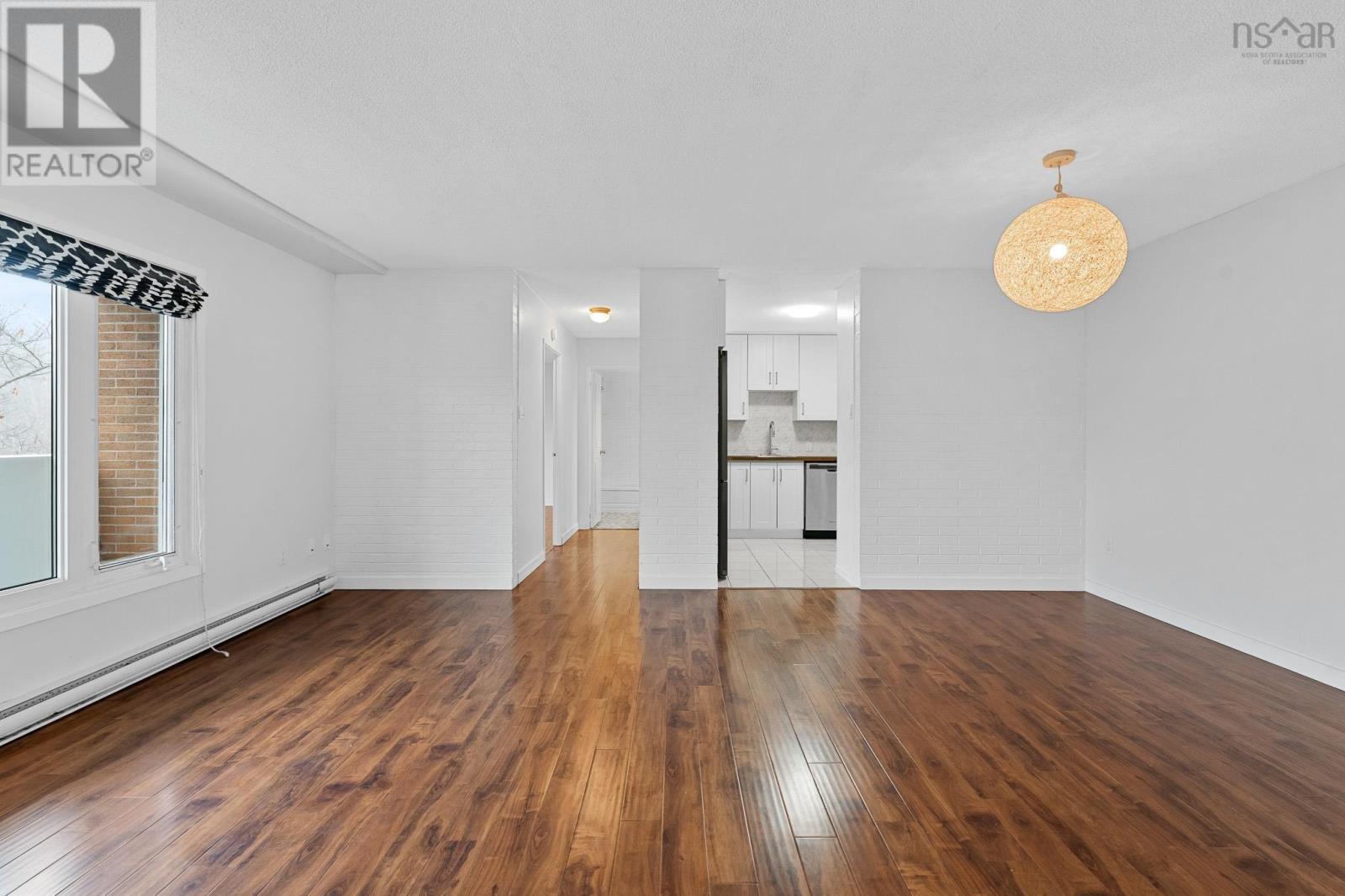 Property 7 of 34 of 304 26 Brookdale Crescent