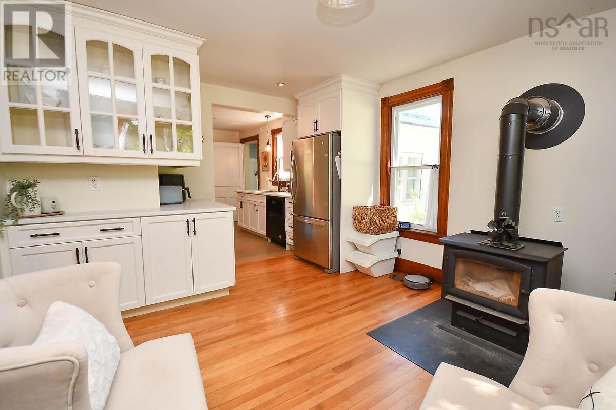 Property 14 of 50 of 4677 Highway 215