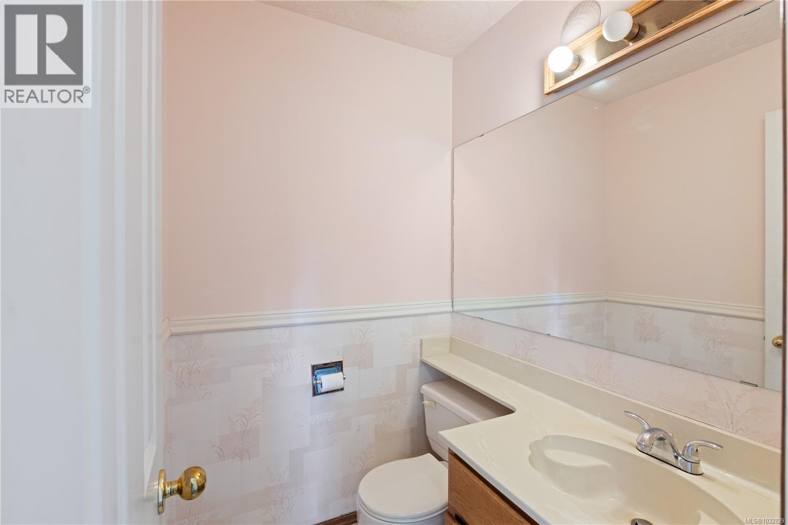  1753 Mayneview Terrace, North Saanich