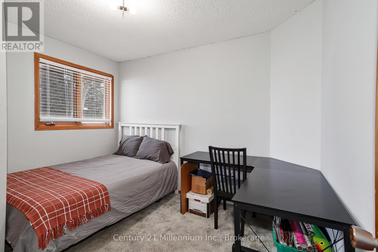 213 JANE STREET - 24