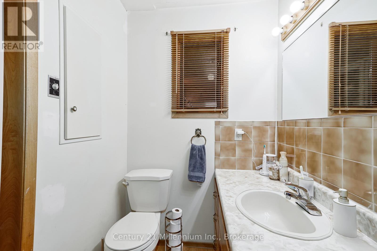 213 JANE STREET - 30