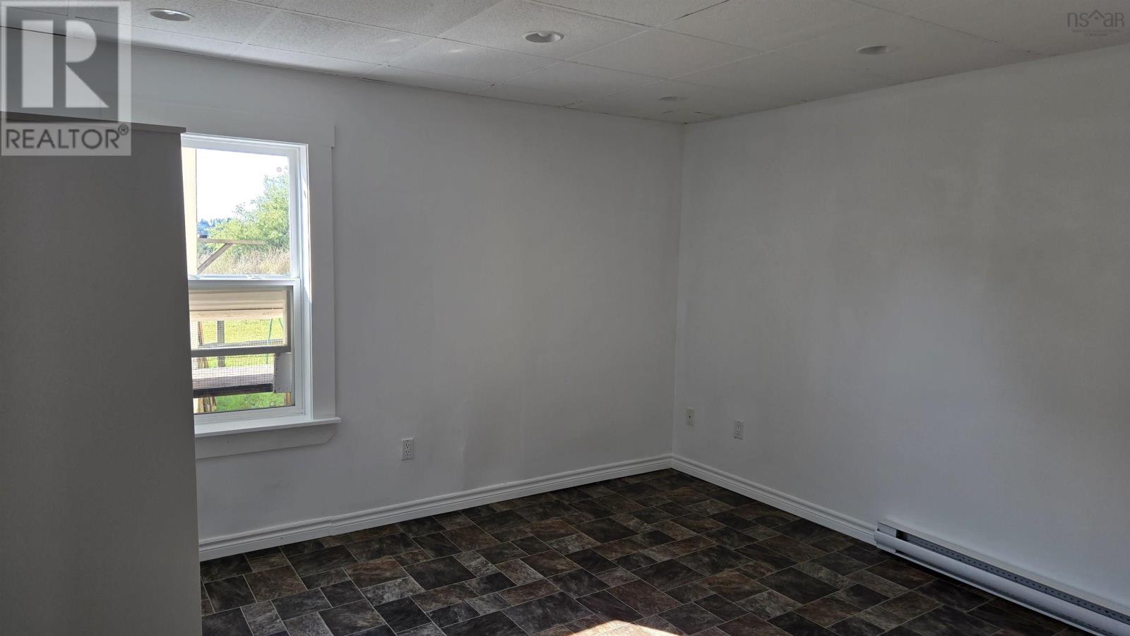 Property 26 of 32 of 805 Highway 1