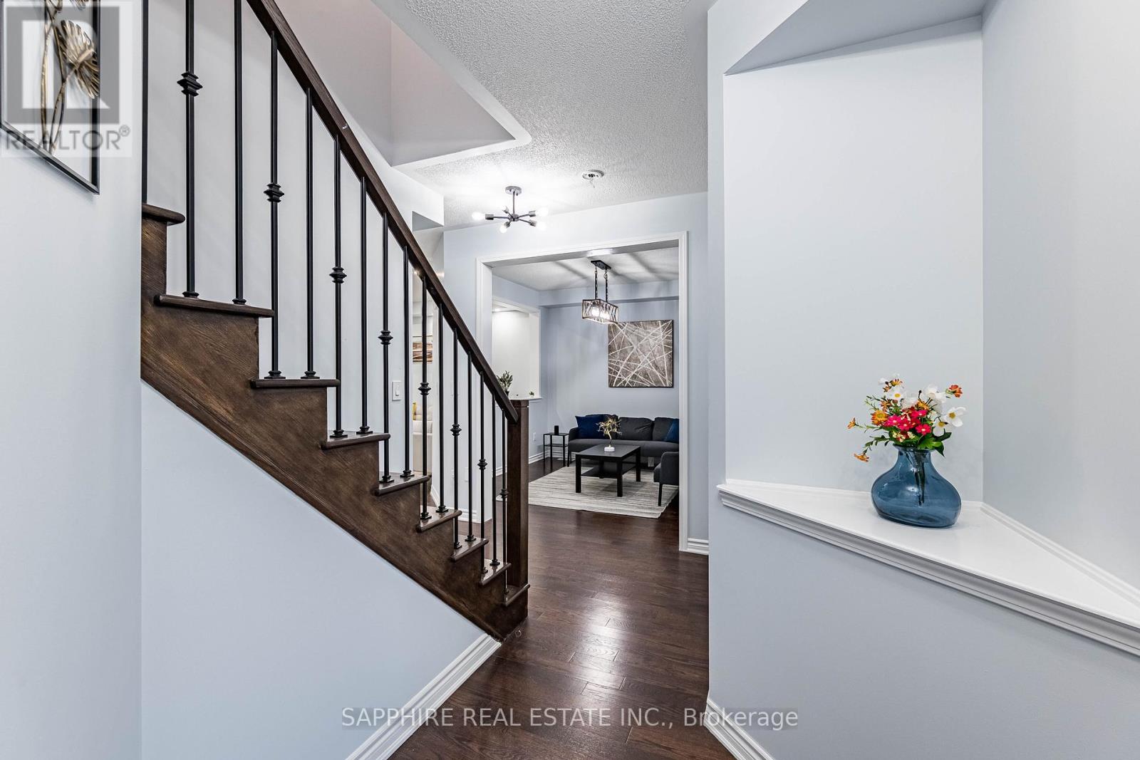 325 TRUDEAU DRIVE E - 4