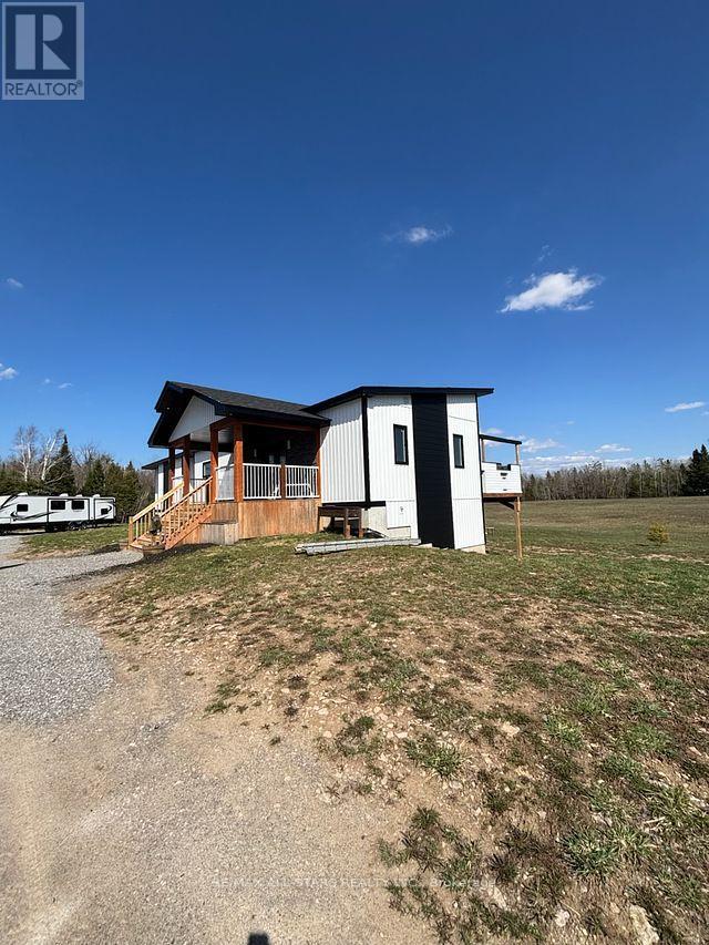 1062 NORTHLINE ROAD - 2