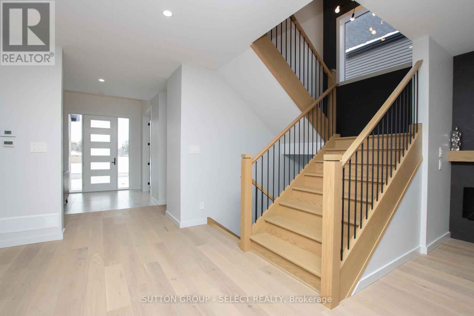115 OPTIMIST DRIVE - 21