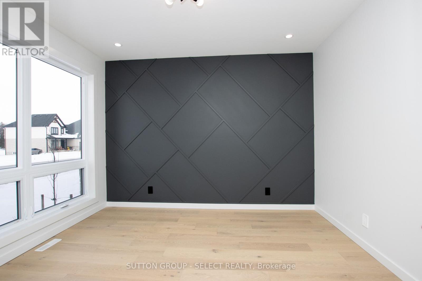 115 OPTIMIST DRIVE - 3
