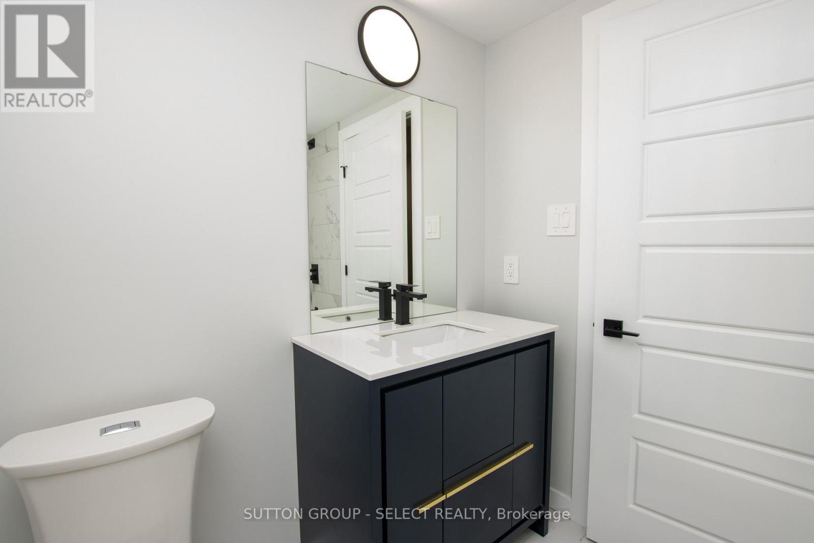 88 OPTIMIST DRIVE - 36