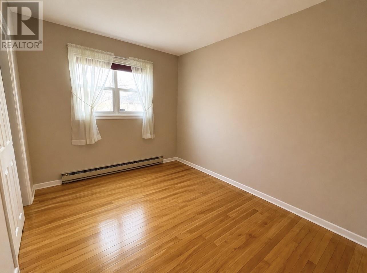 27 SUTHERLAND DRIVE - 9