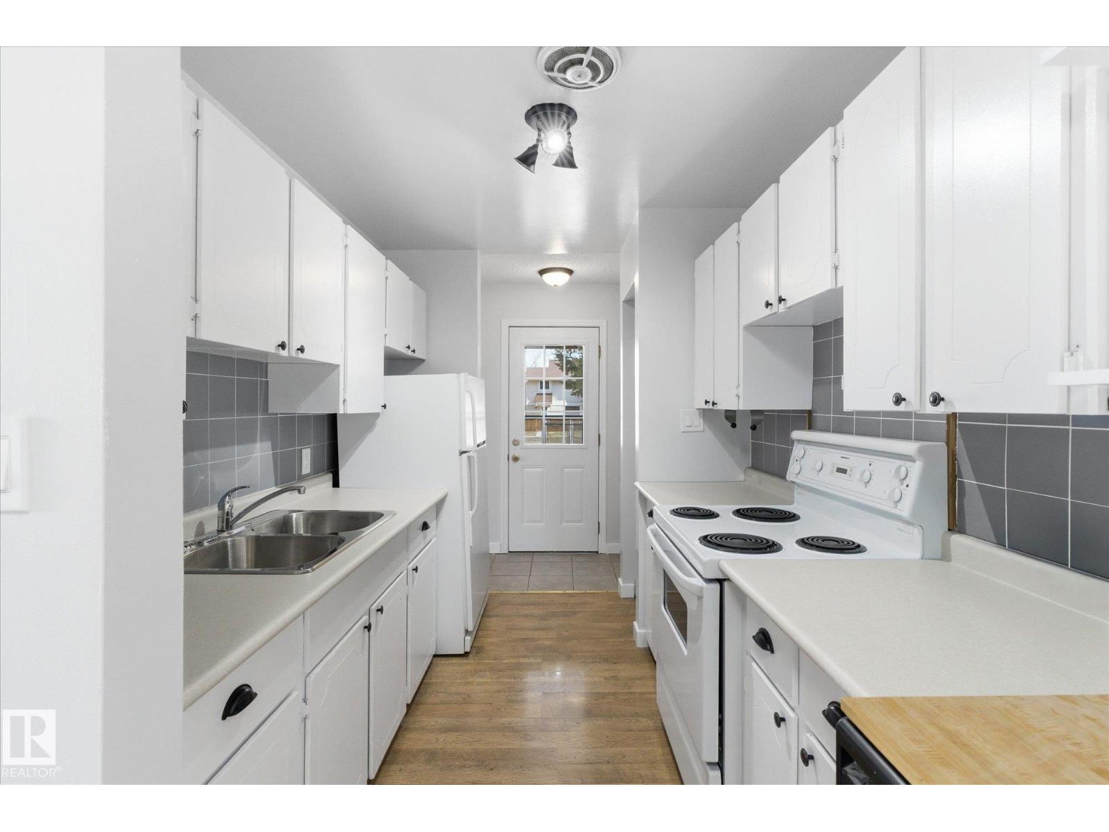 20 ATHABASCA AC, Devon