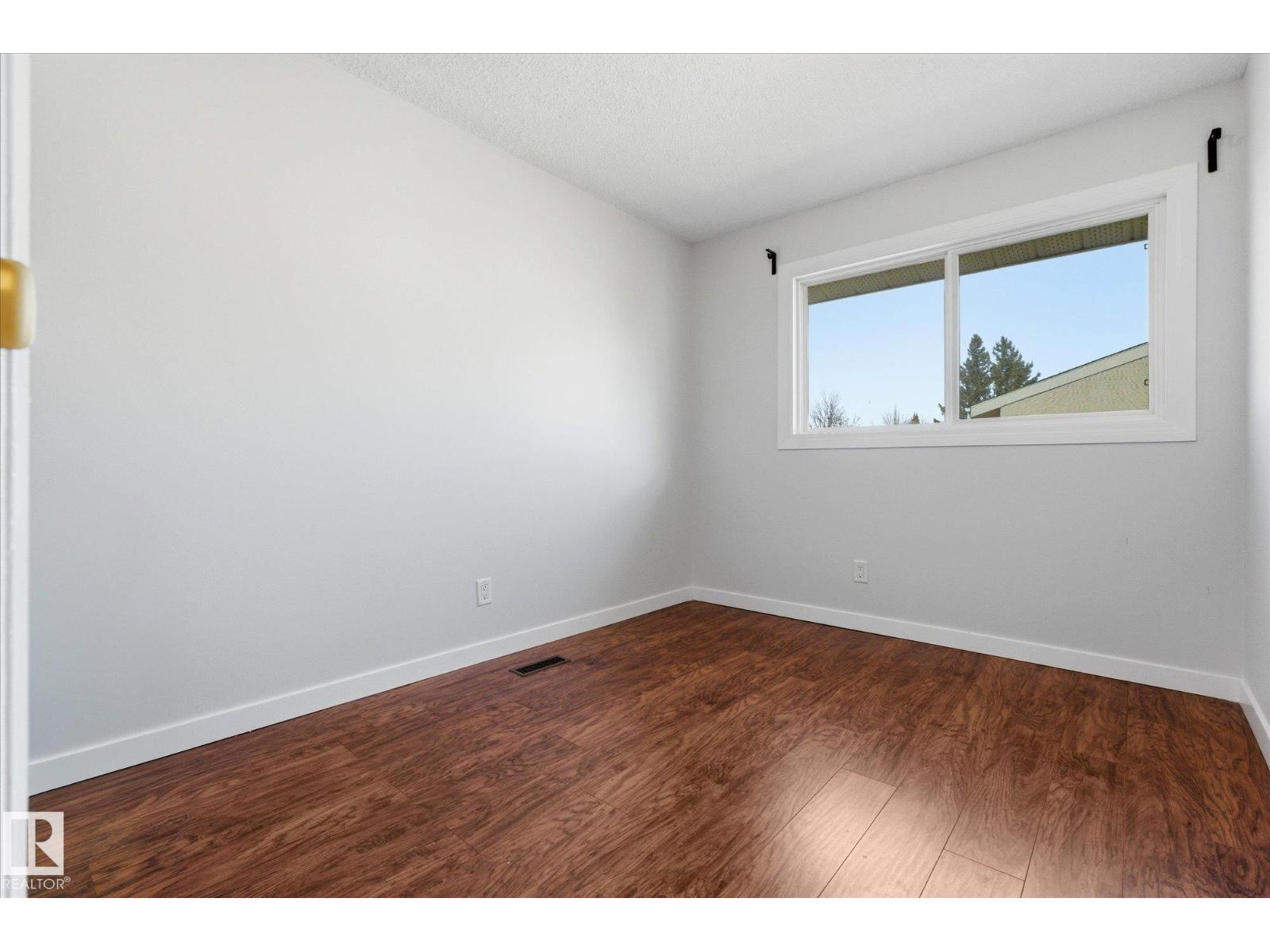 20 ATHABASCA AC, Devon