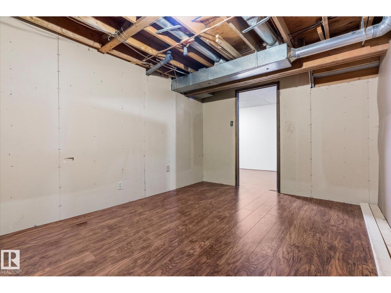 20 ATHABASCA AC, Devon