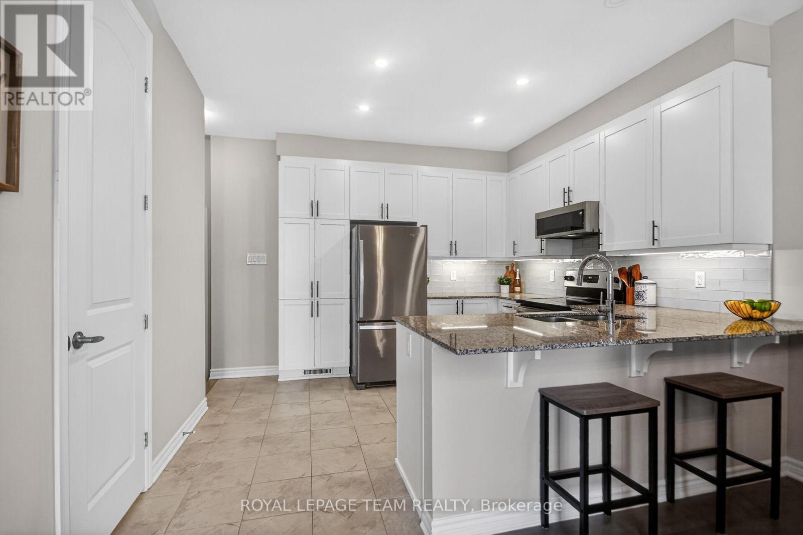 3 Bed, 4 Bath House for Sale in Ottawa – 802 BASCULE PLACE, Ottawa – MLS# X13033946 - Image 11