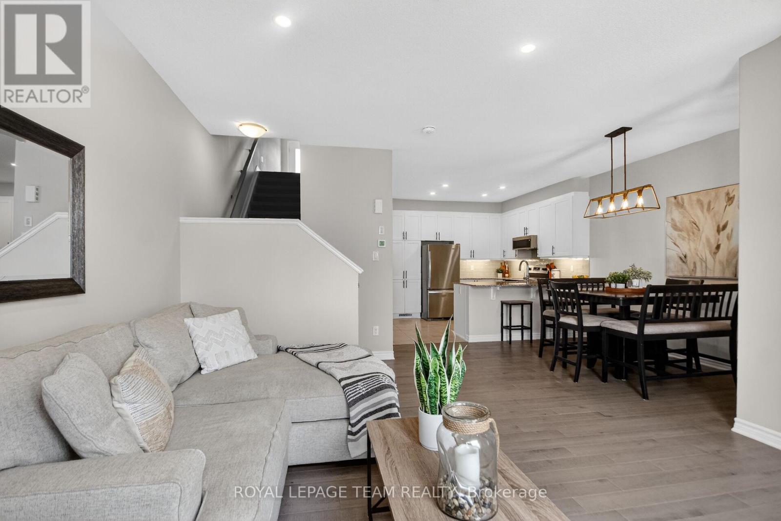 3 Bed, 4 Bath House for Sale in Ottawa – 802 BASCULE PLACE, Ottawa – MLS# X13033946 - Image 7