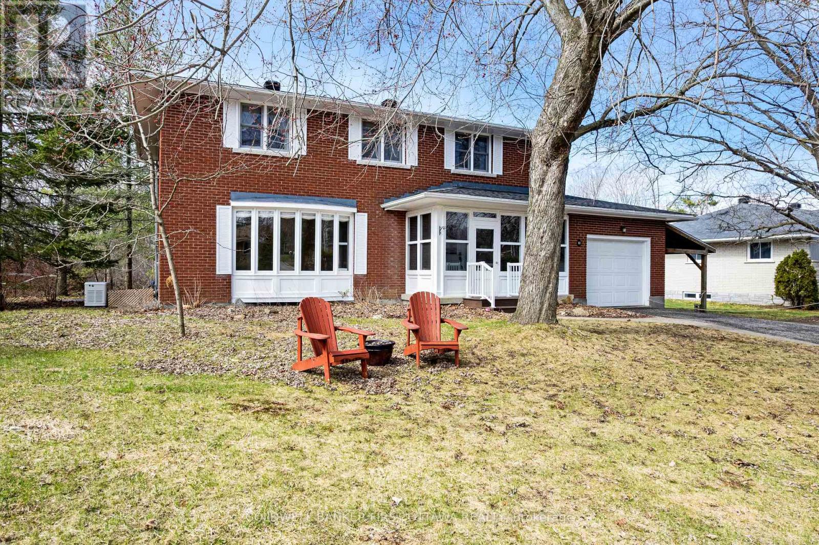 12 GLENVIEW CRESCENT - 1