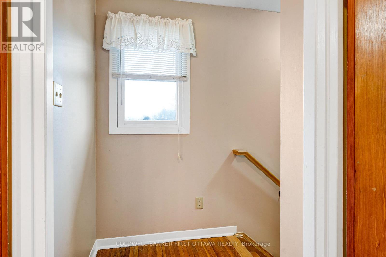 Second floor, hardwood floors in hallway & bedrms