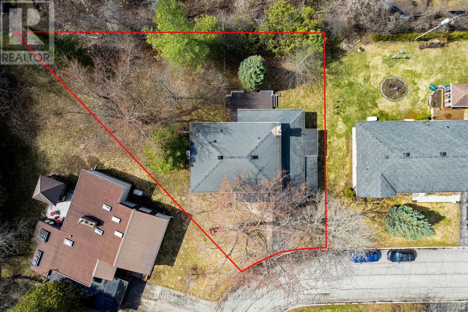 Large town lot, with school bus going by door