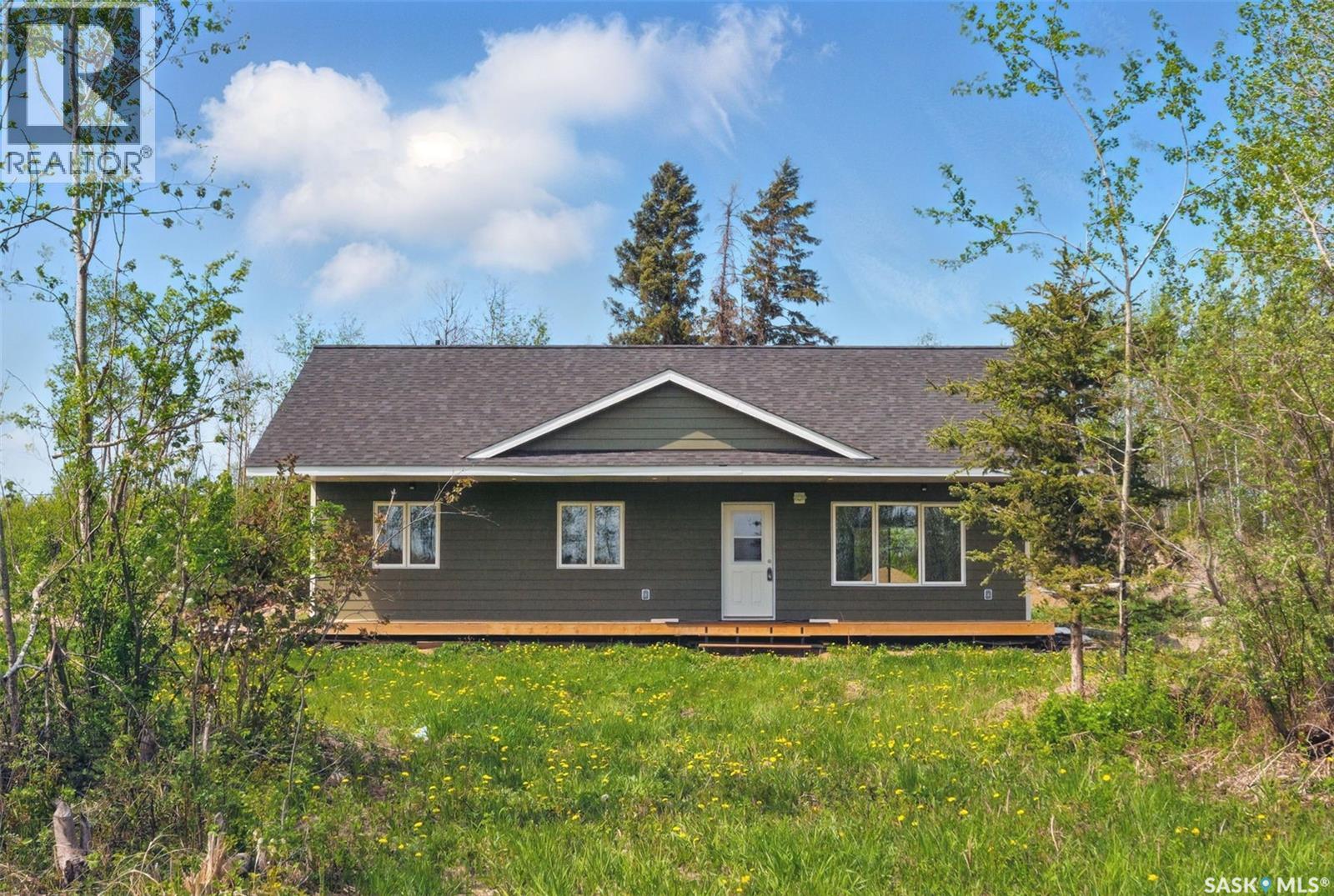 304 Railway AVENUE - photo 2