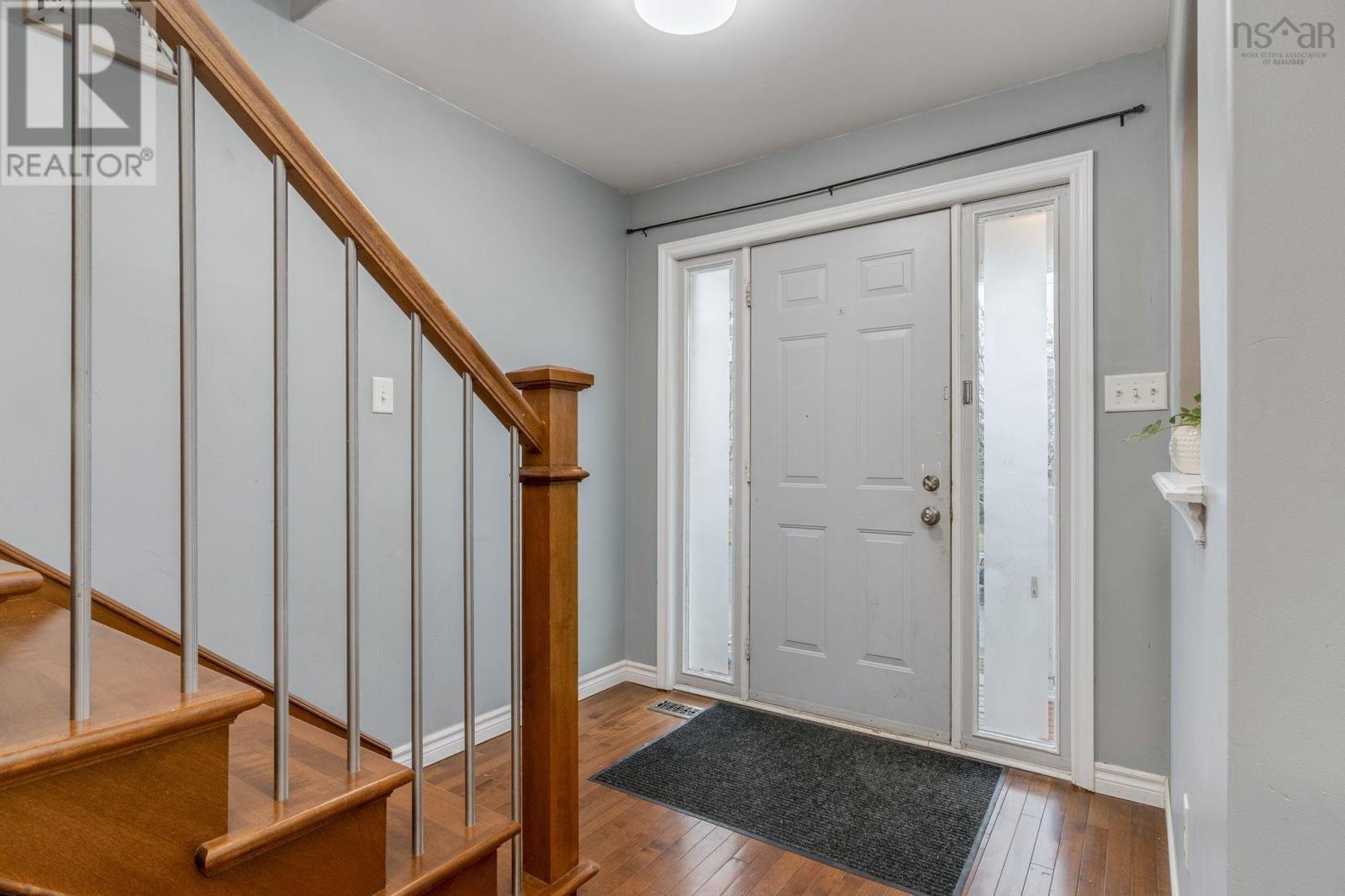 53 Heathside Crescent - photo 3
