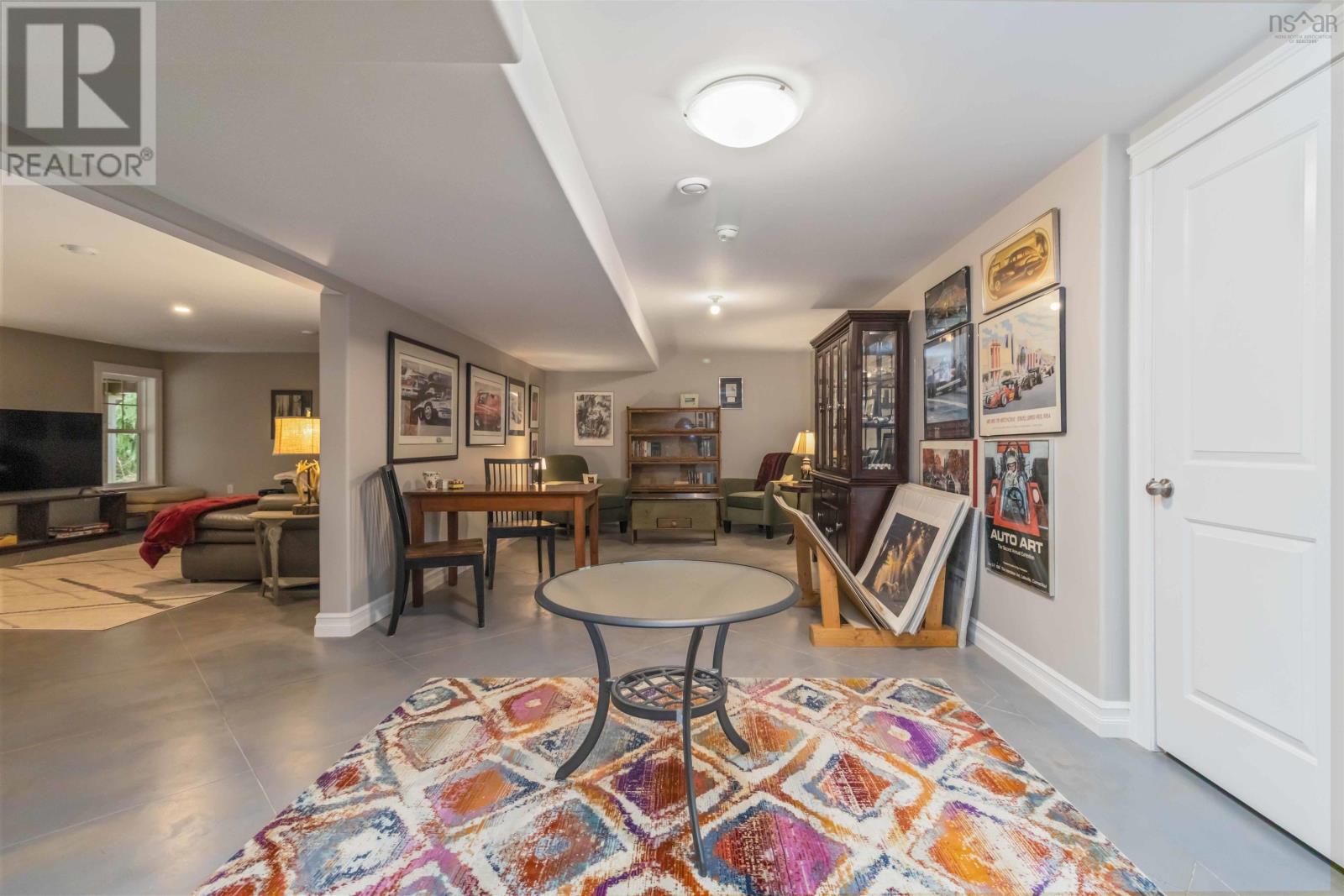 38 ROUNDHOUSE DRIVE - 23