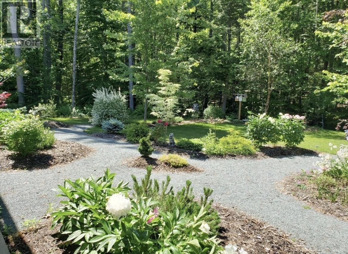 38 ROUNDHOUSE DRIVE - 33