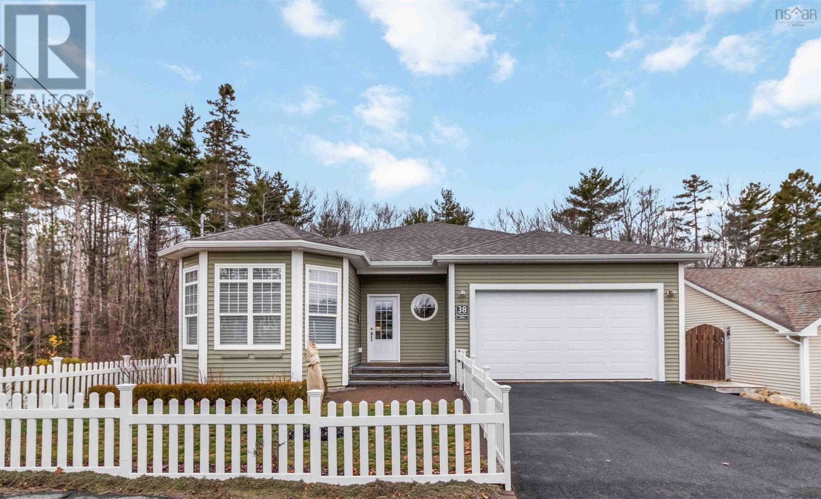 38 ROUNDHOUSE DRIVE - 1