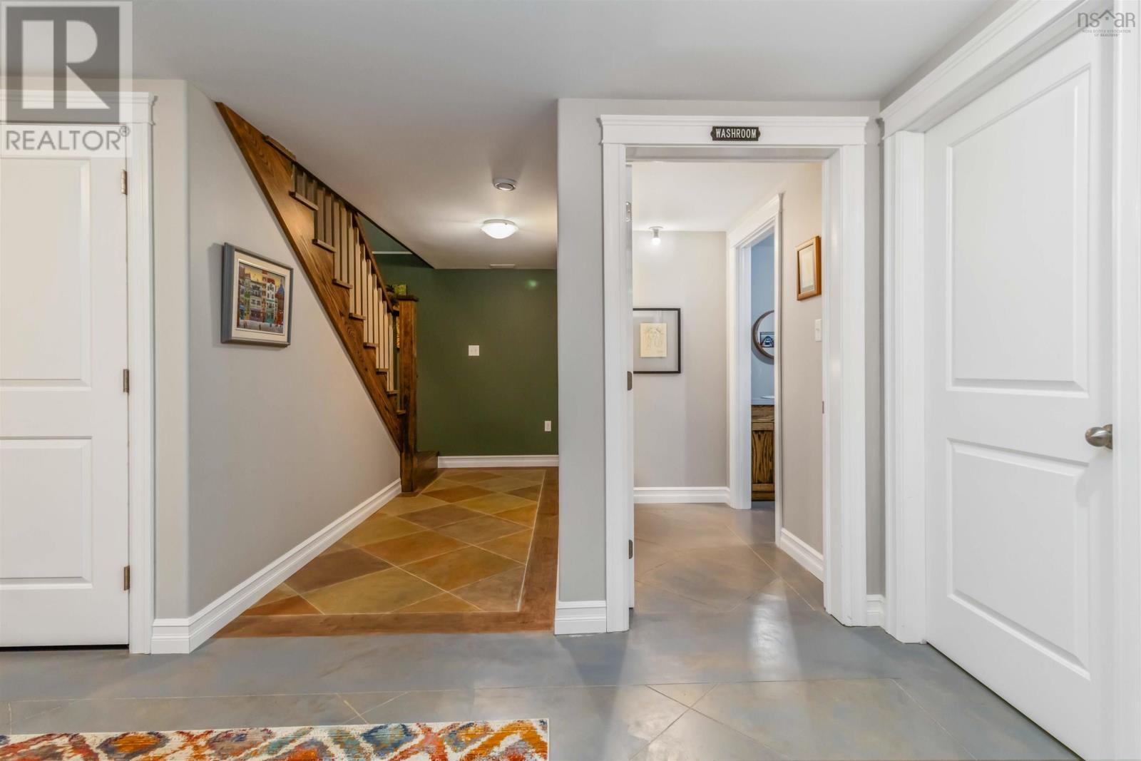 38 ROUNDHOUSE DRIVE - 21