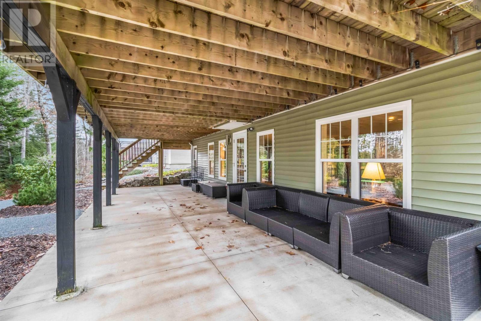38 ROUNDHOUSE DRIVE - 34