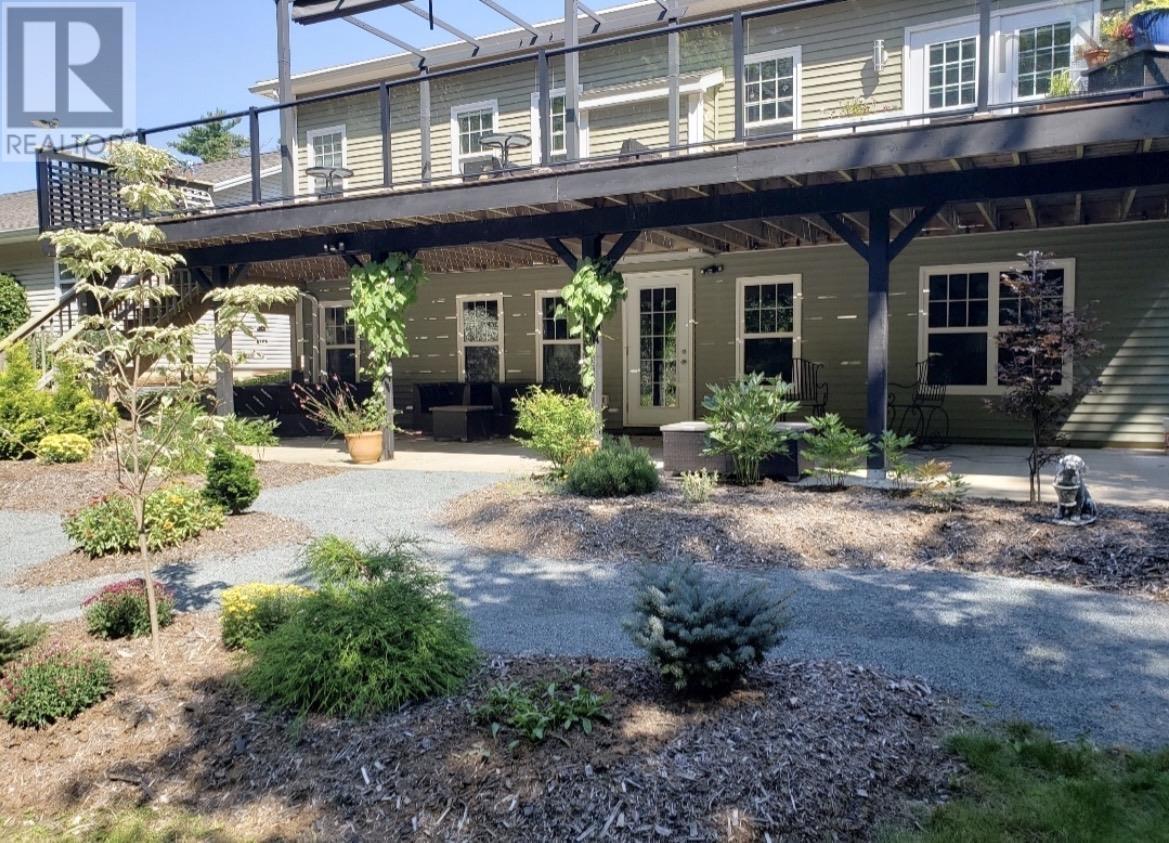 38 ROUNDHOUSE DRIVE - 40