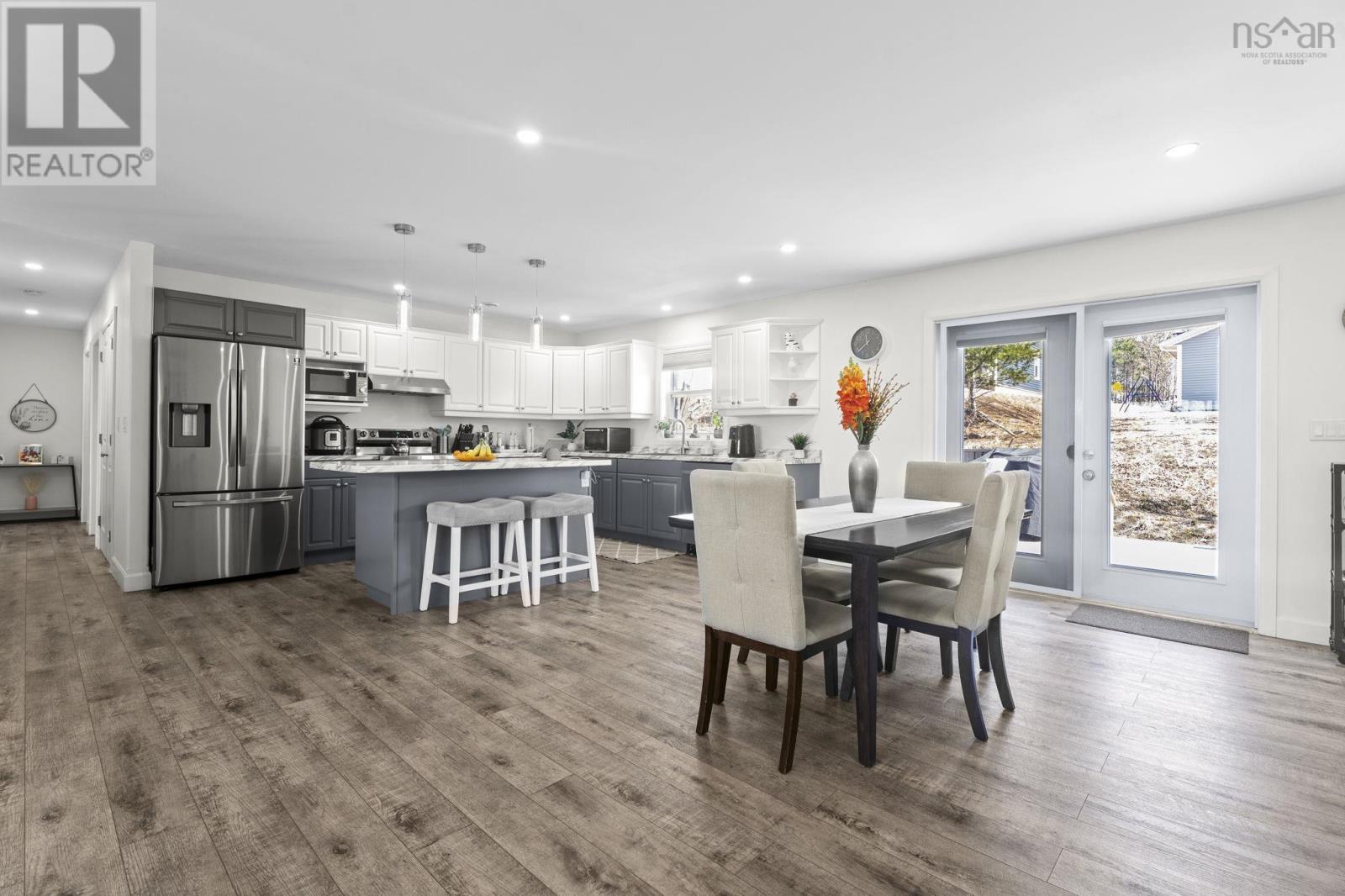 Property 13 of 51 of 105 Birchview Crescent