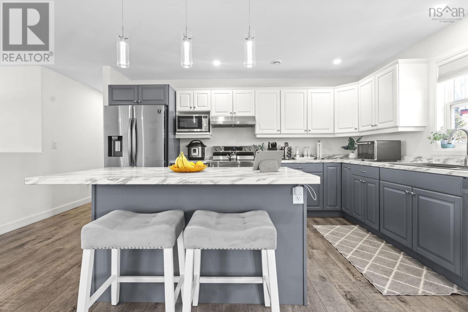 Property 17 of 51 of 105 Birchview Crescent