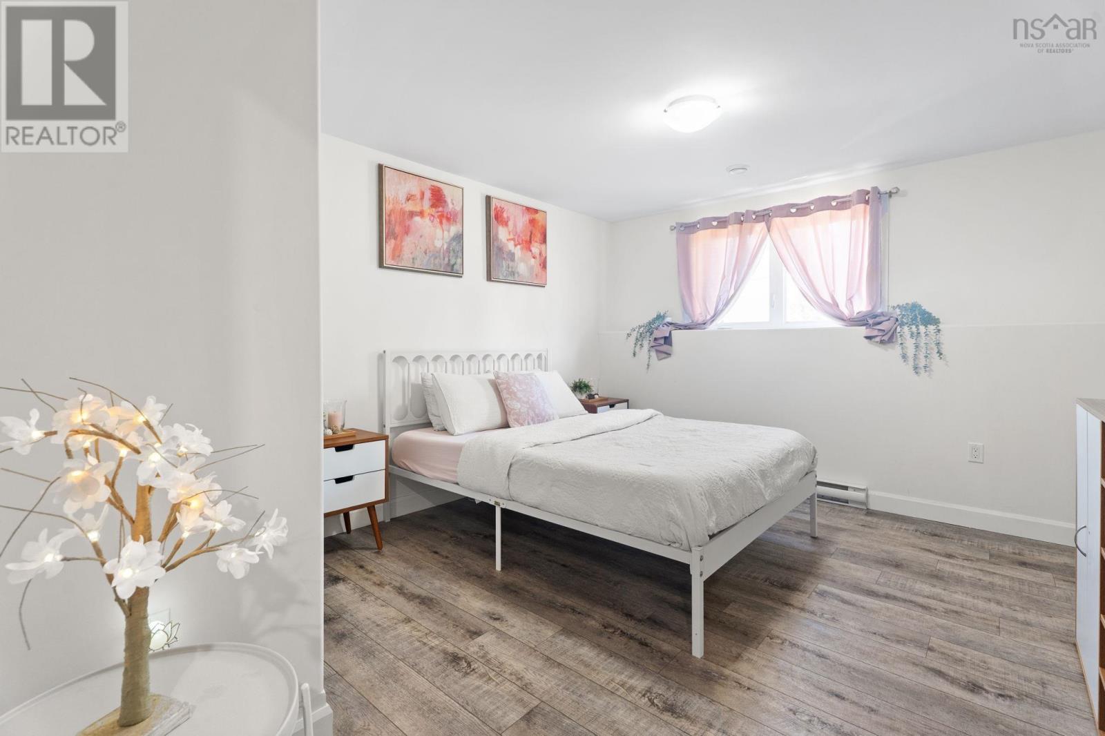 Property 34 of 51 of 105 Birchview Crescent